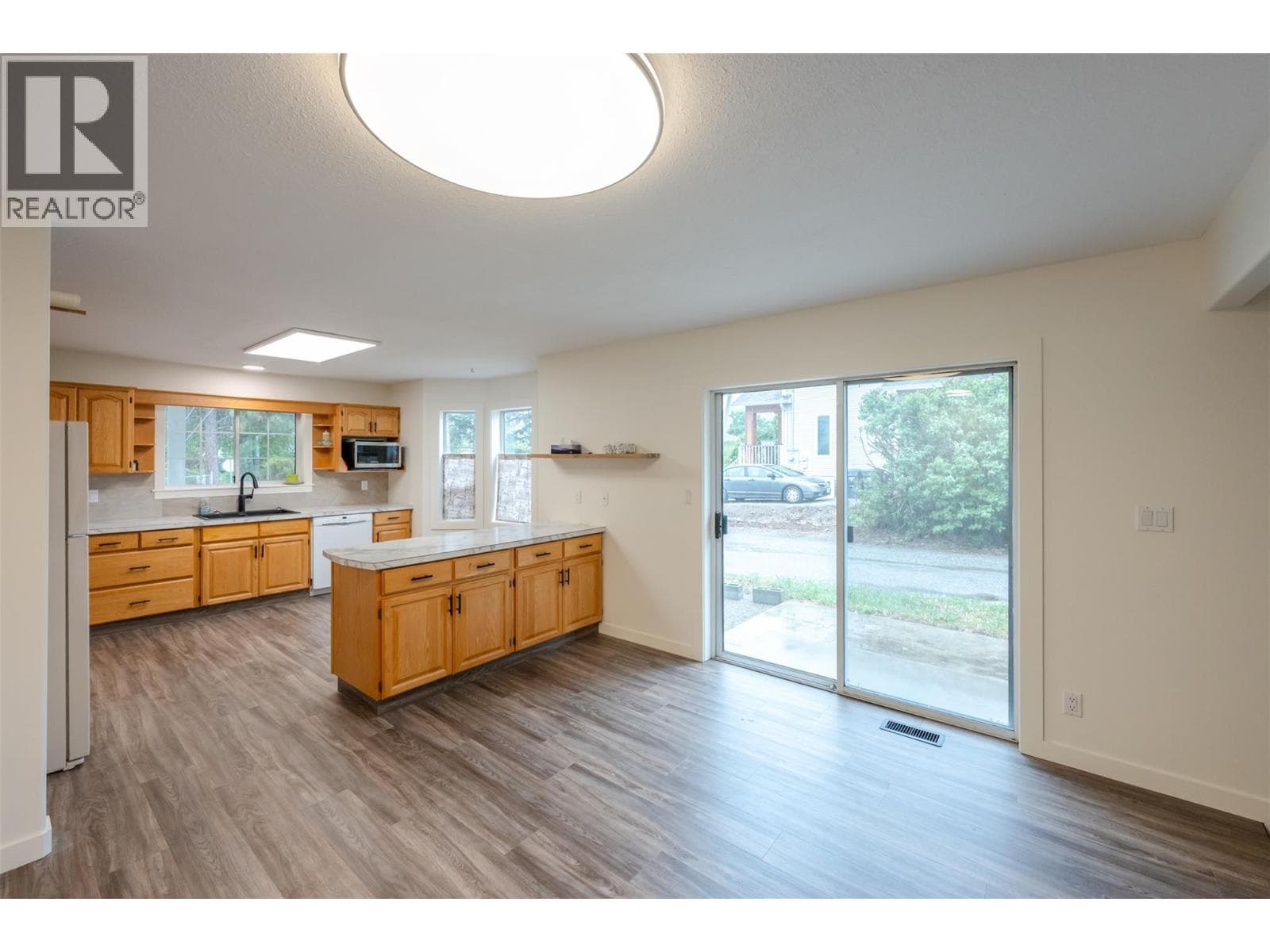 9702 Sargeant Street, Interior REALTORS® — photo 5