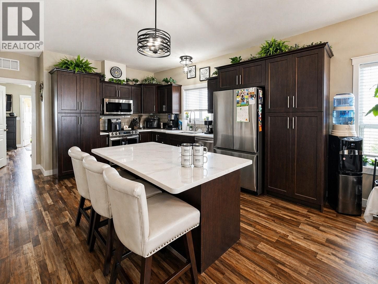 2599 Spring Bank Avenue, Interior REALTORS® — photo 2