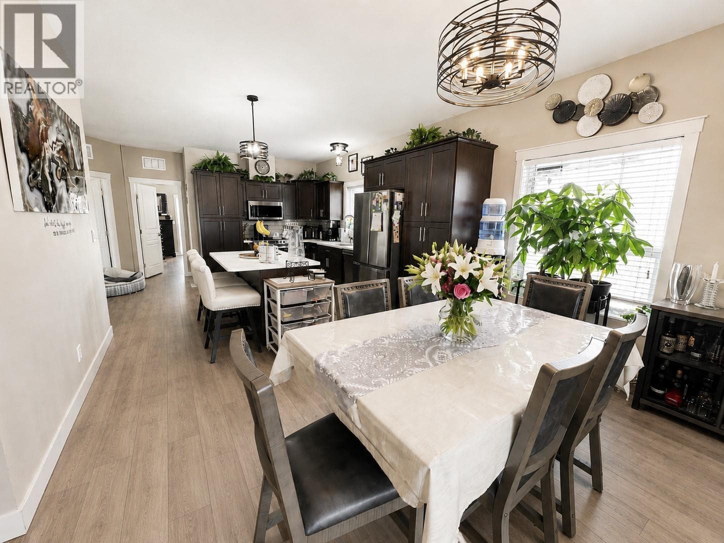 2599 Spring Bank Avenue, Interior REALTORS® — photo 4