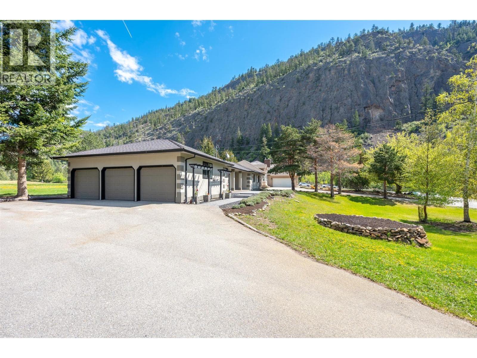 178 RANGE Road, Interior REALTORS® — photo 3