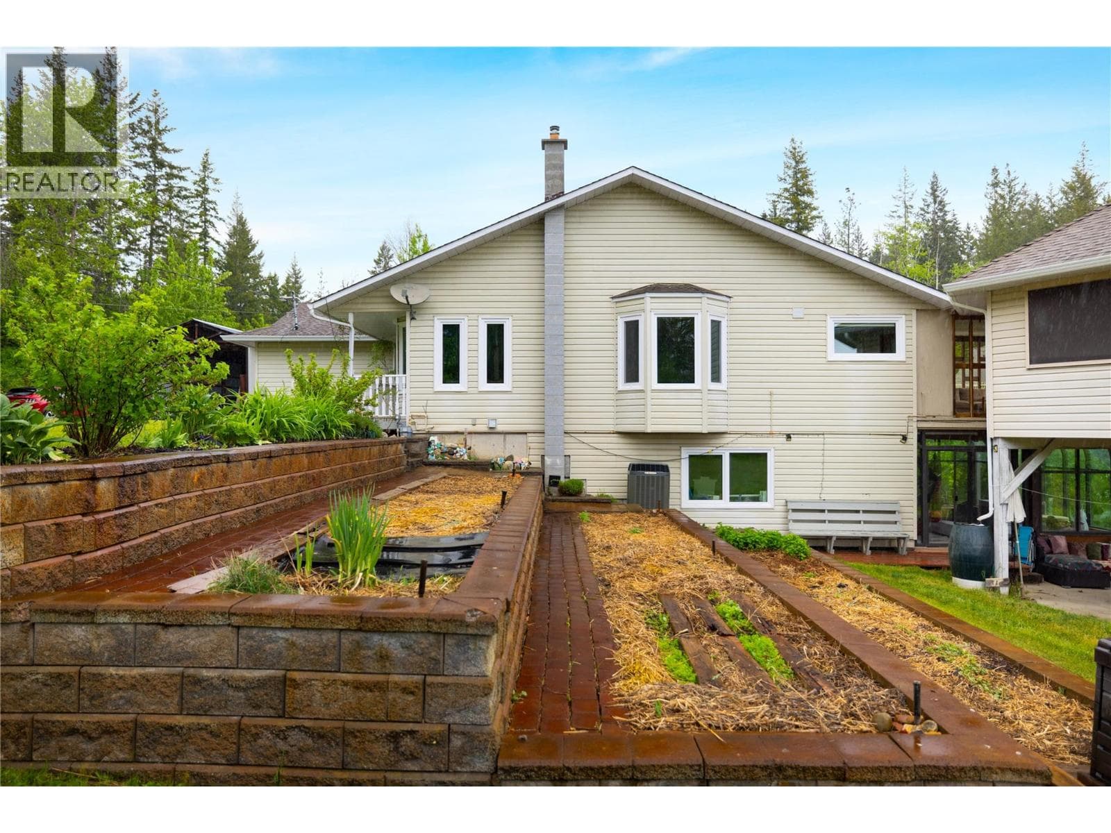 65 GROVE ROAD, Interior REALTORS® — photo 4