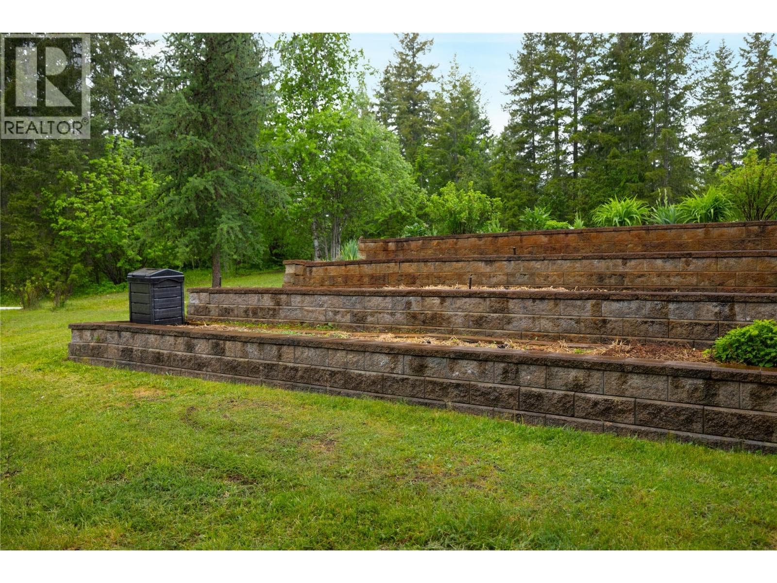 65 GROVE ROAD, Interior REALTORS® — photo 5