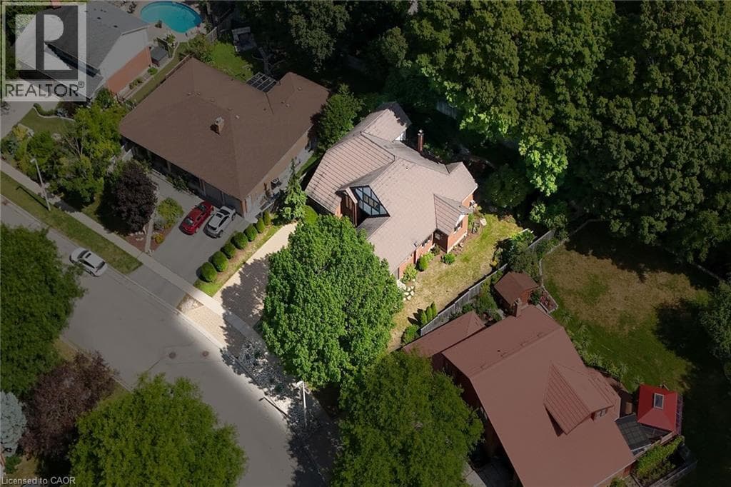 33 WALNUT DRIVE, Cornerstone — photo 4