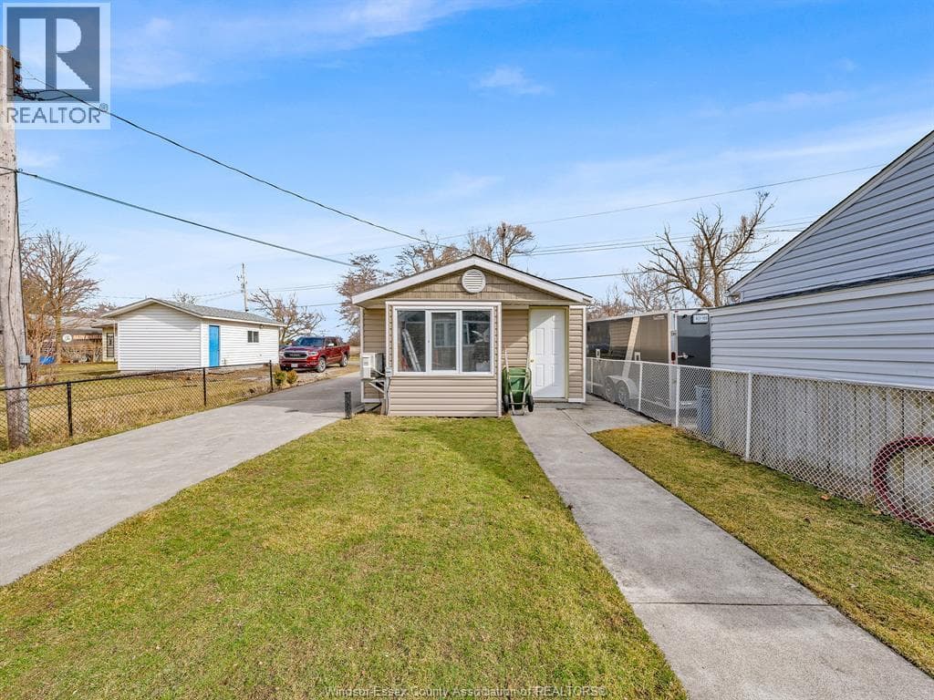 515 LYPPS BEACH, Windsor — photo 3