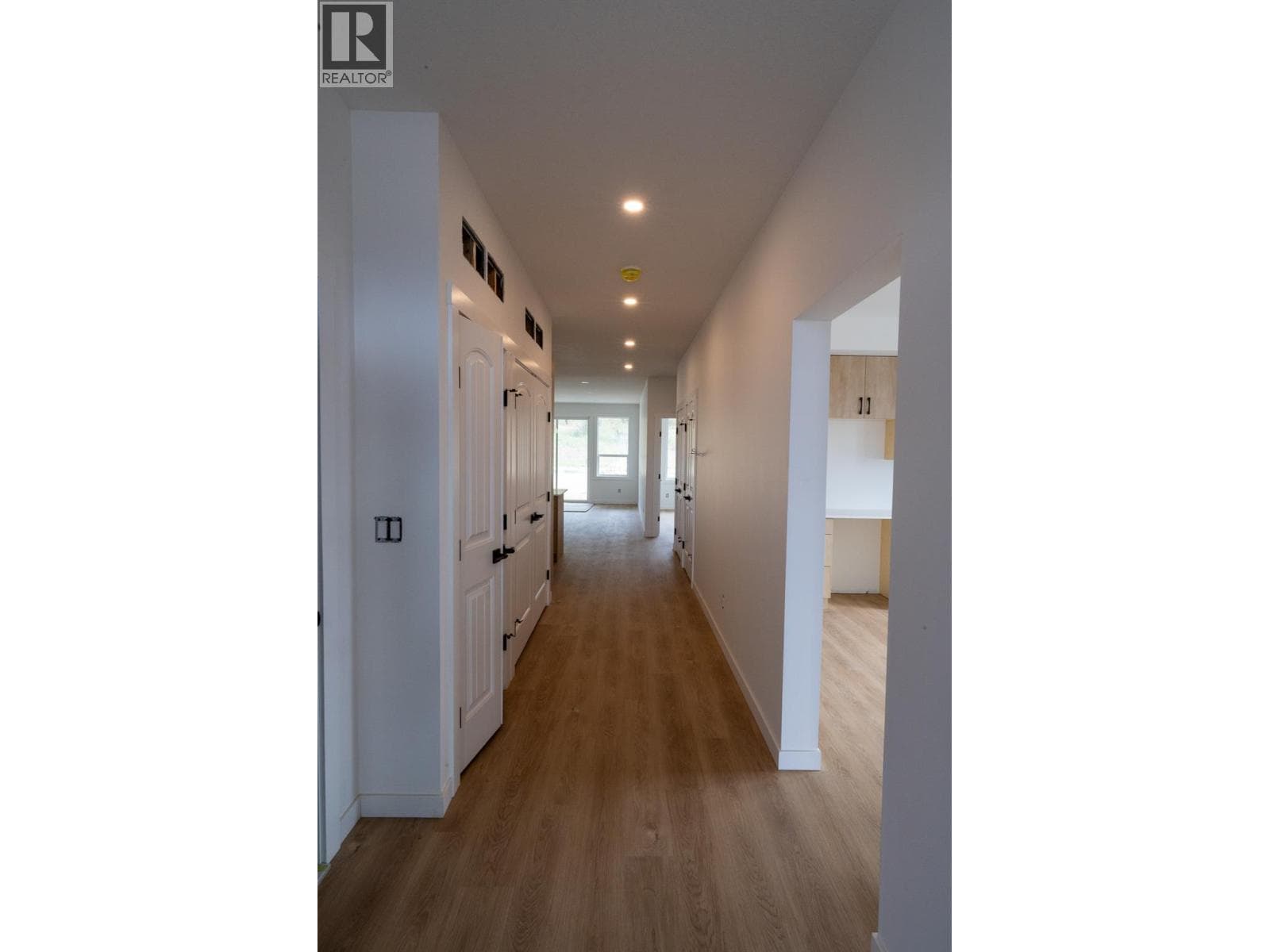 2982 Scenic Ridge Drive, Interior REALTORS® — photo 2