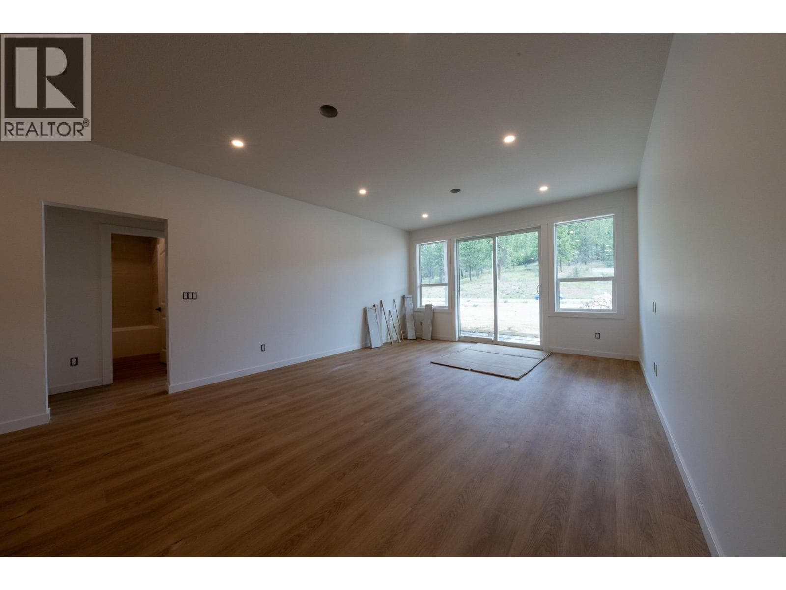 2982 Scenic Ridge Drive, Interior REALTORS® — photo 3
