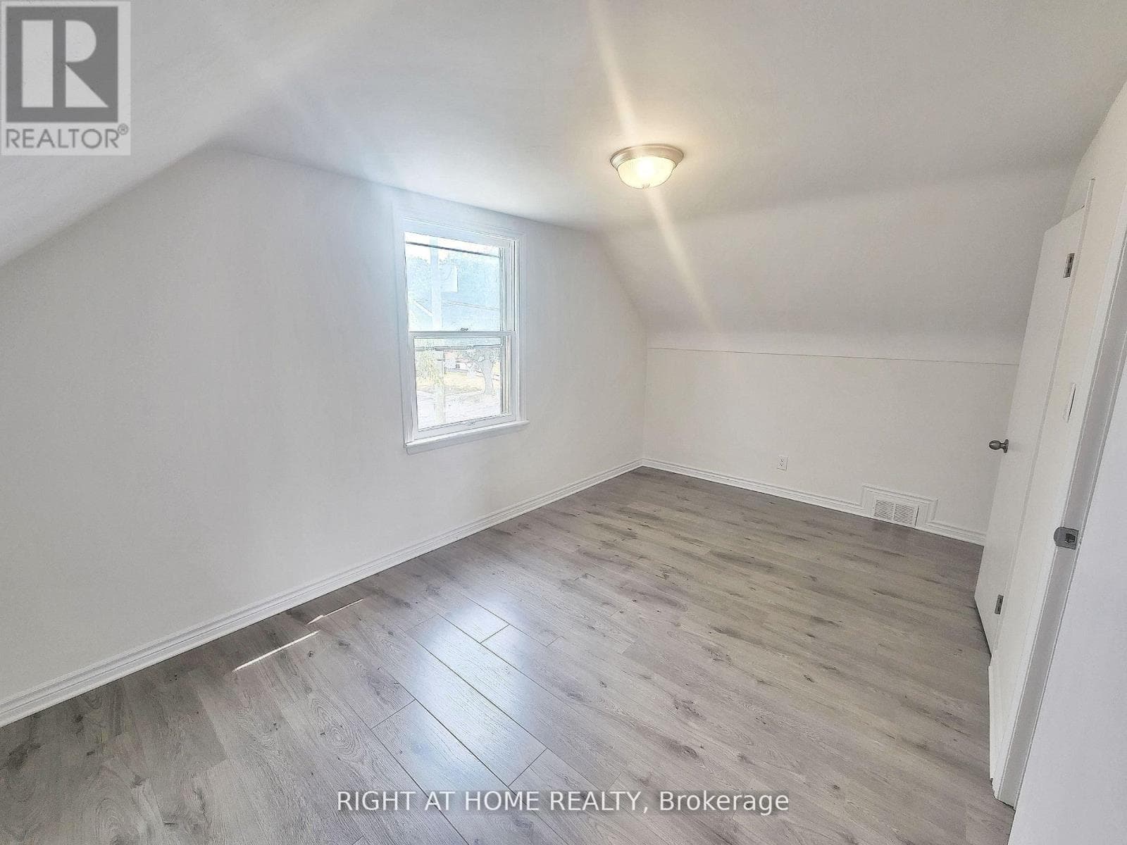 87 RADFORD STREET, Toronto — photo 4