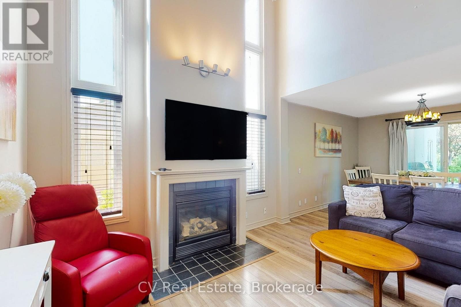 105 - 110 FAIRWAY COURT, OnePoint — photo 4