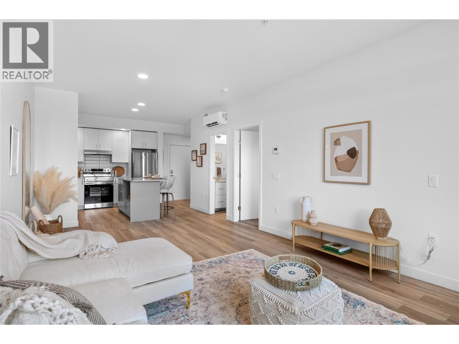 1111 Frost Road Unit# 403, Interior REALTORS® — photo 2