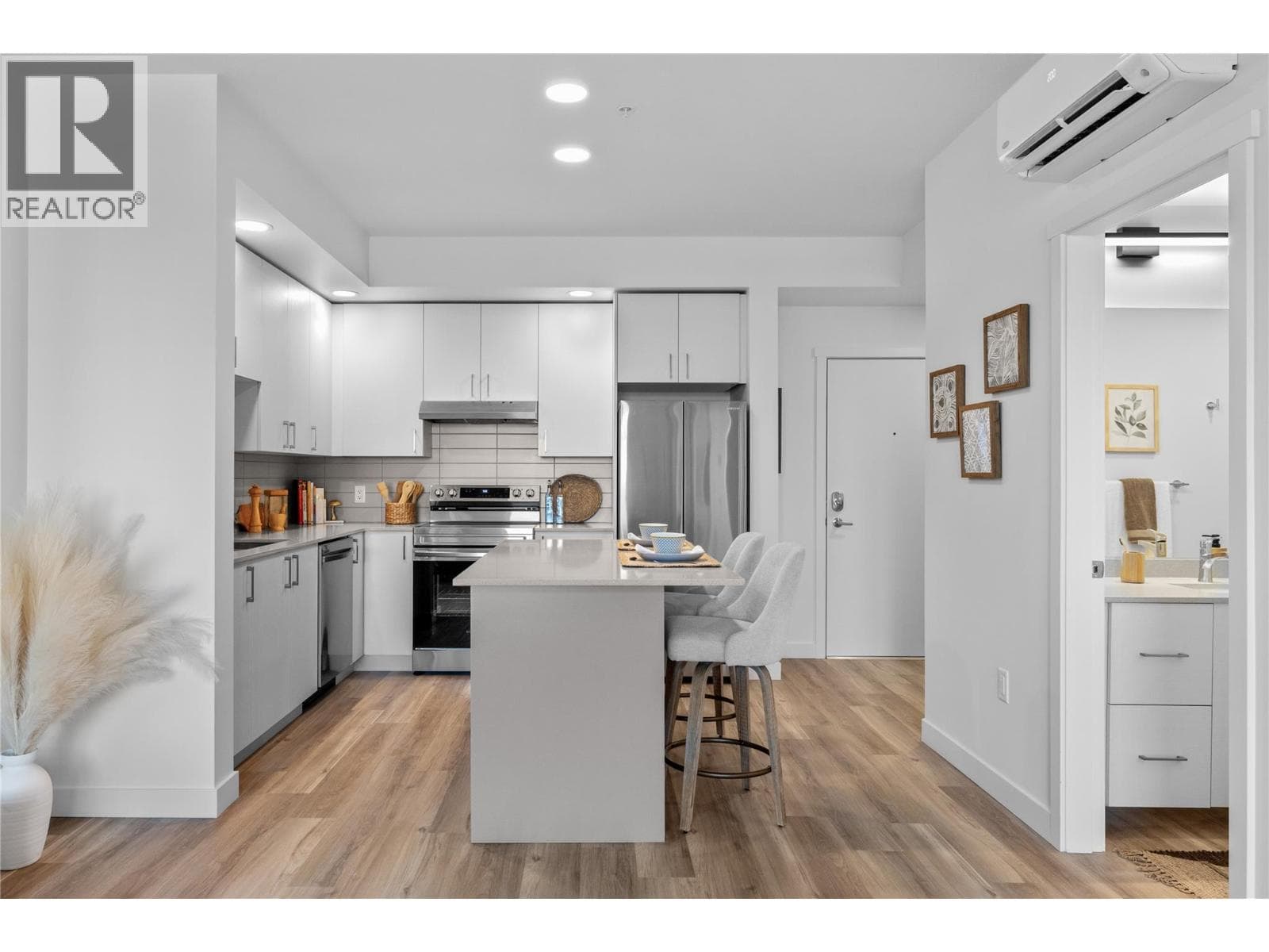 1111 Frost Road Unit# 403, Interior REALTORS® — photo 4