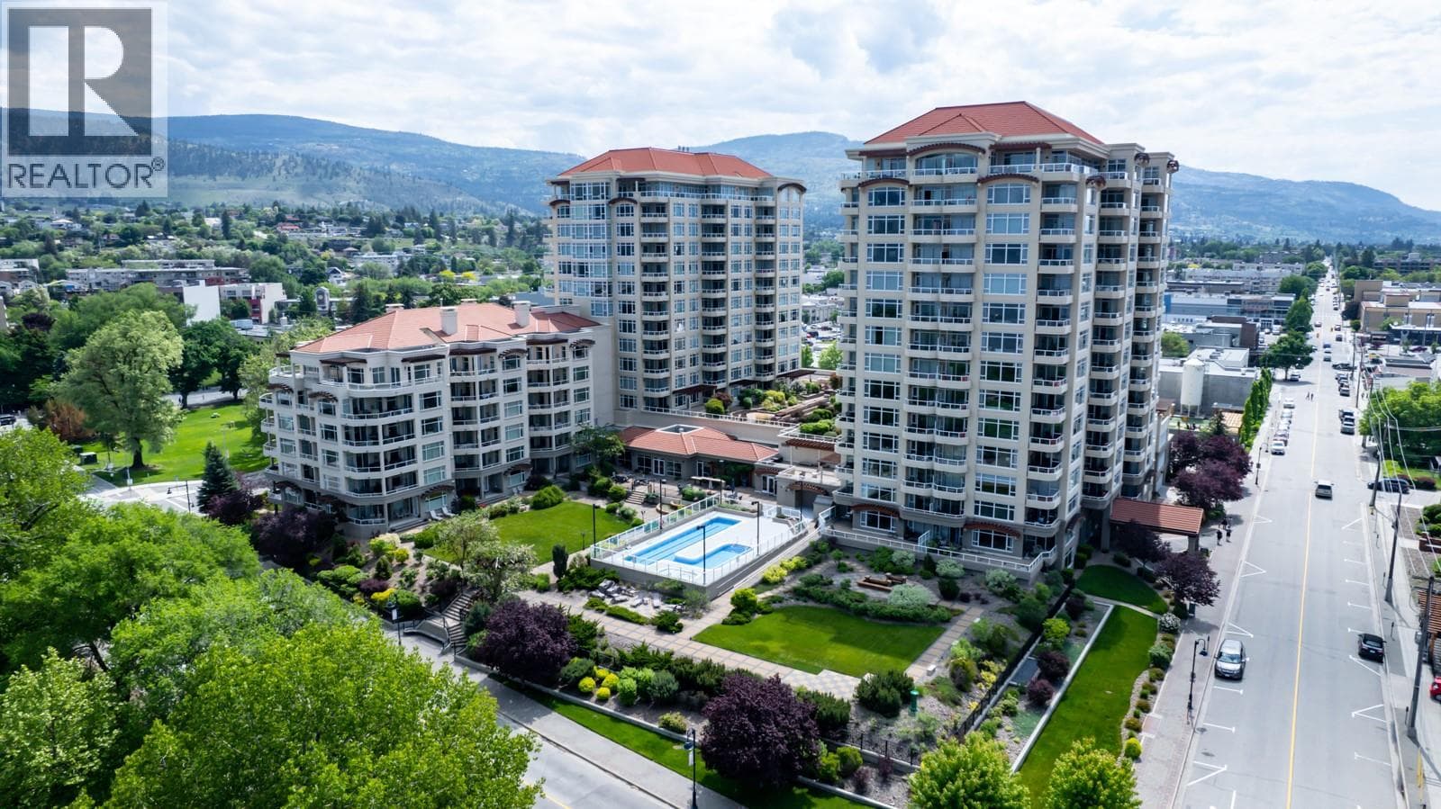 160 LAKESHORE Drive Unit# 1007, Interior REALTORS® — photo 2