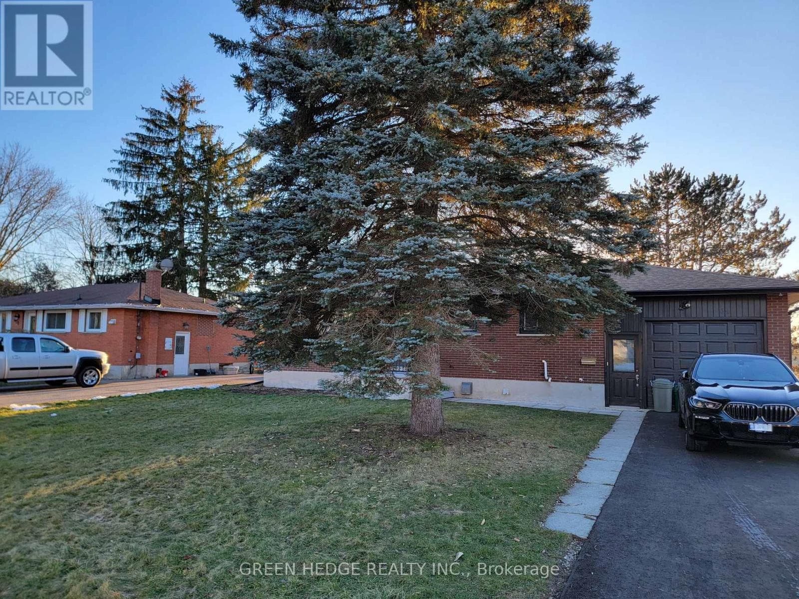 34 STANLEY AVENUE, Toronto — photo 3