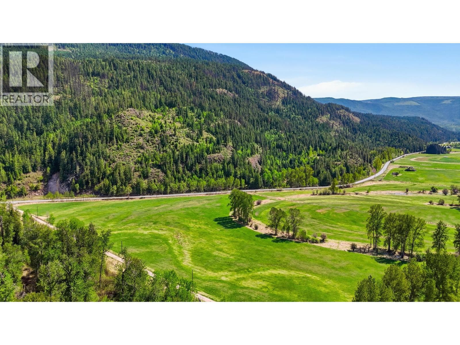 000 Lumby Mabel lake Road, Interior REALTORS® — photo 5