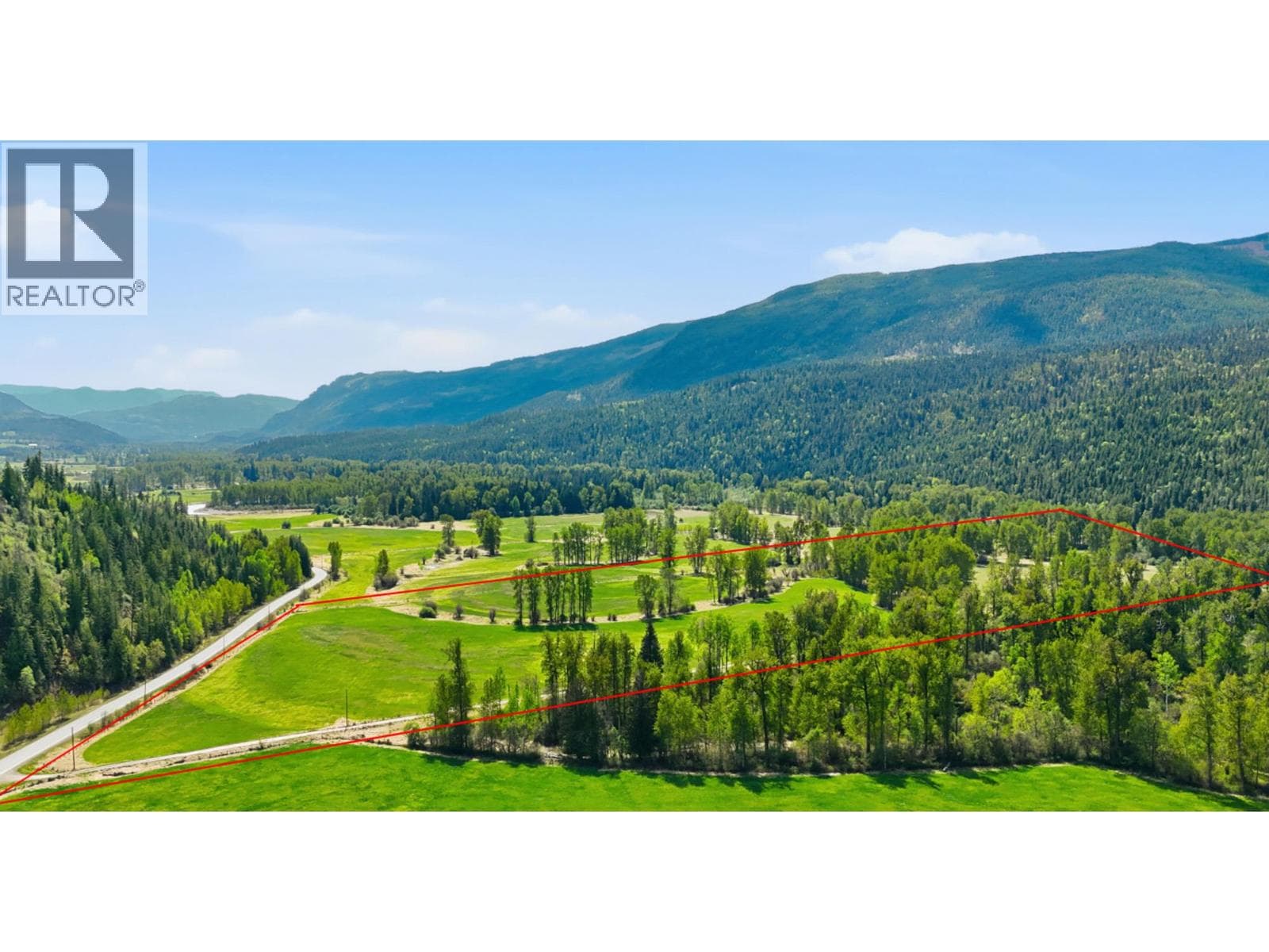 000 Lumby Mabel lake Road, Interior REALTORS®