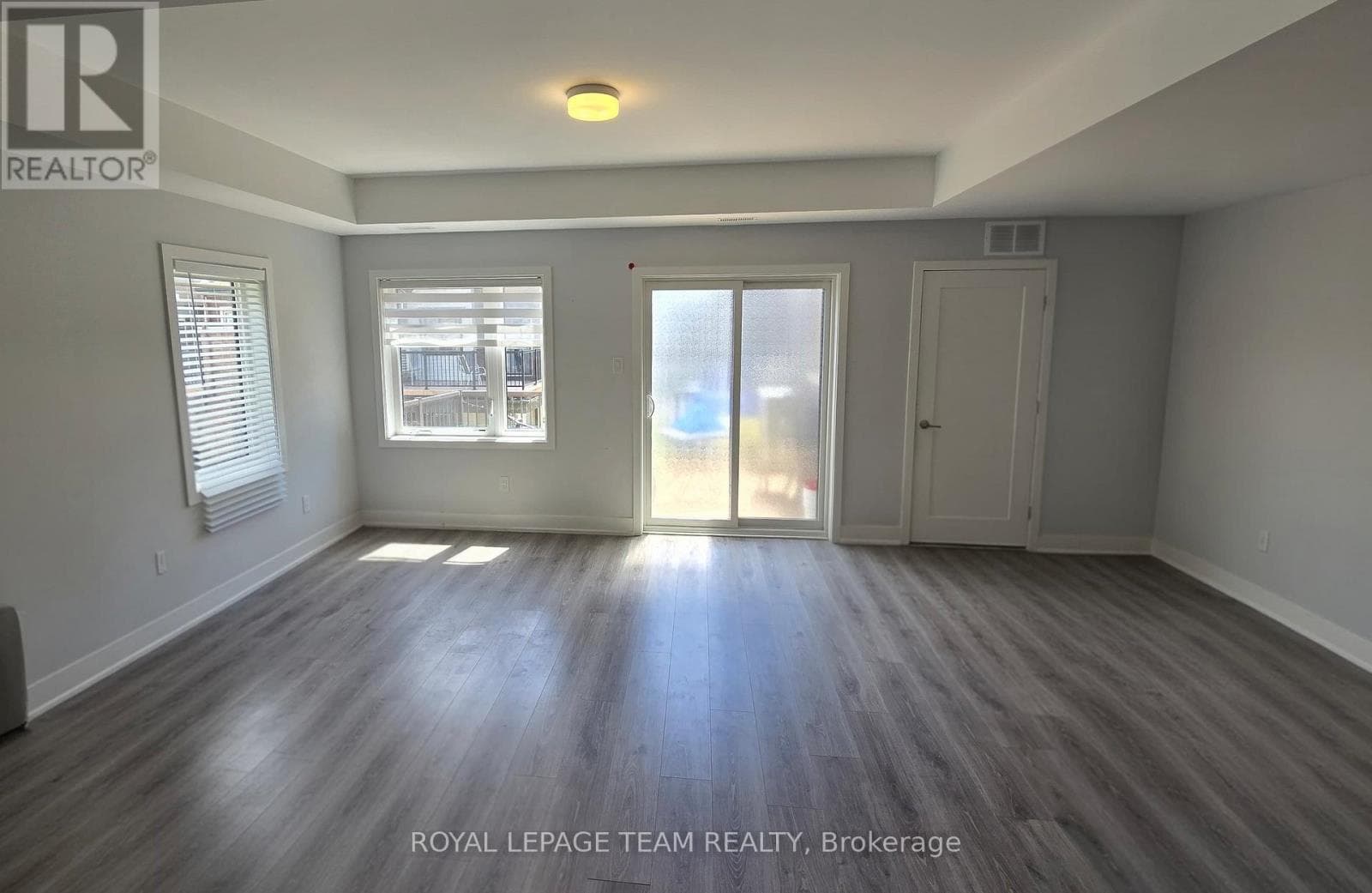 226 ANYOLITE PRIVATE, Ottawa — photo 3