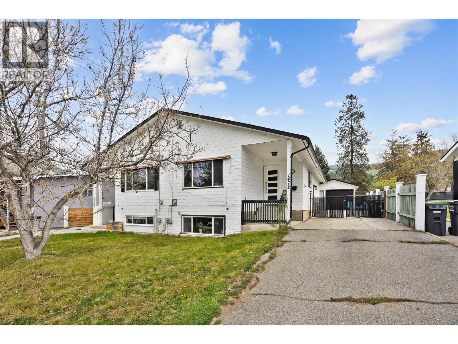 1472 Columbia Street, Interior REALTORS®