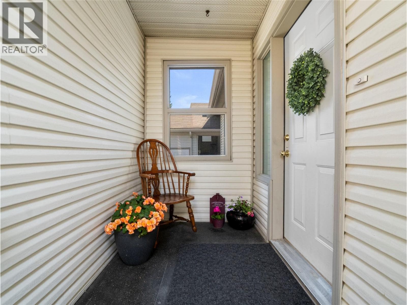 171 17 Street SE Unit# 14, Interior REALTORS® — photo 2