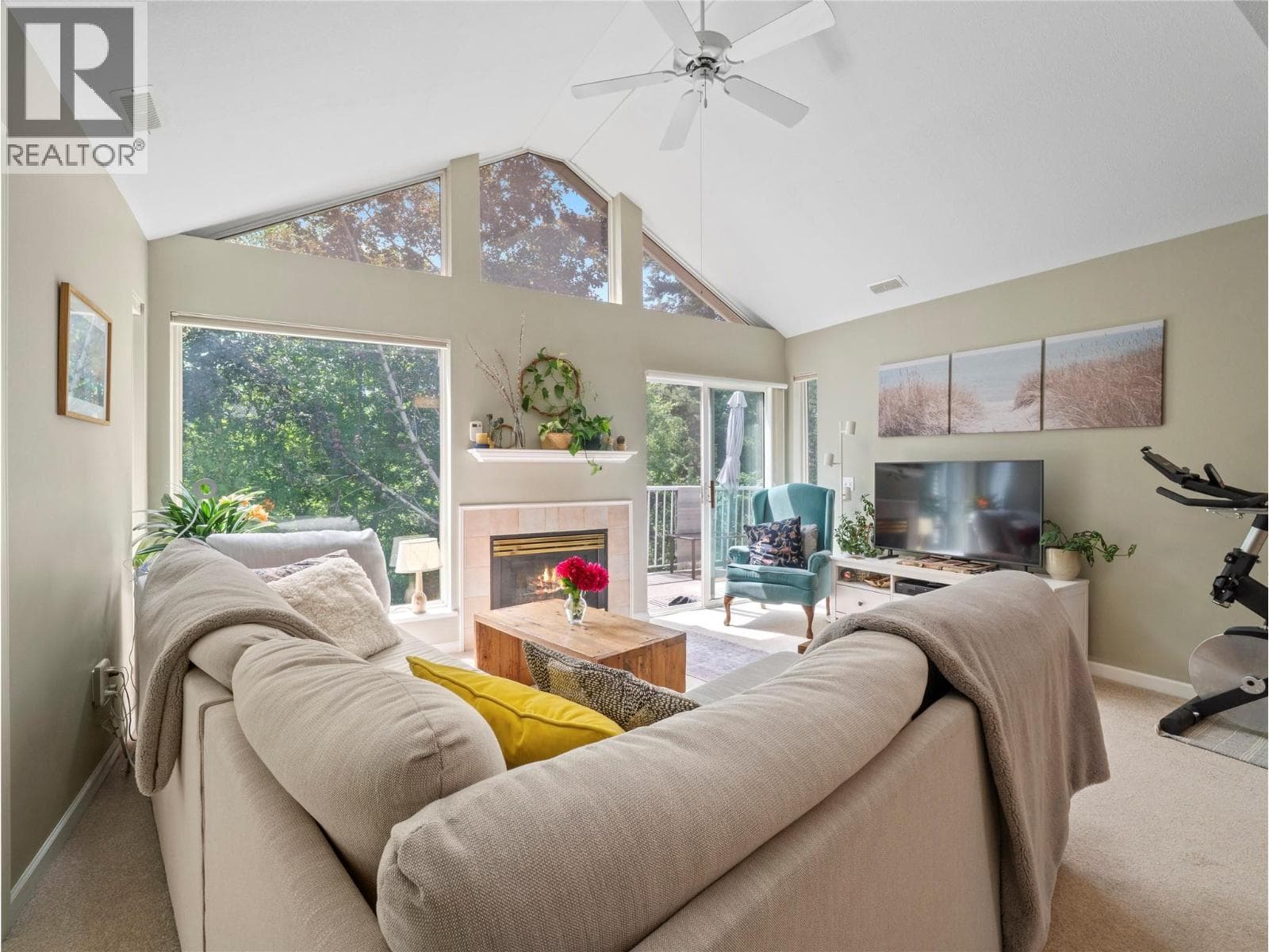 171 17 Street SE Unit# 14, Interior REALTORS® — photo 4