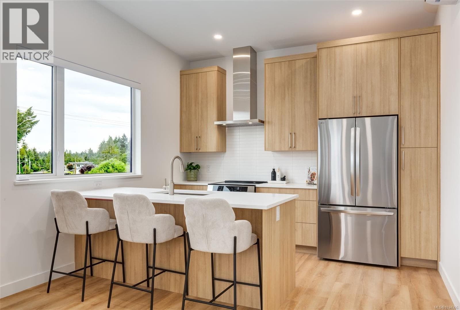302 7181 Lantzville Rd, Vancouver Island — photo 3