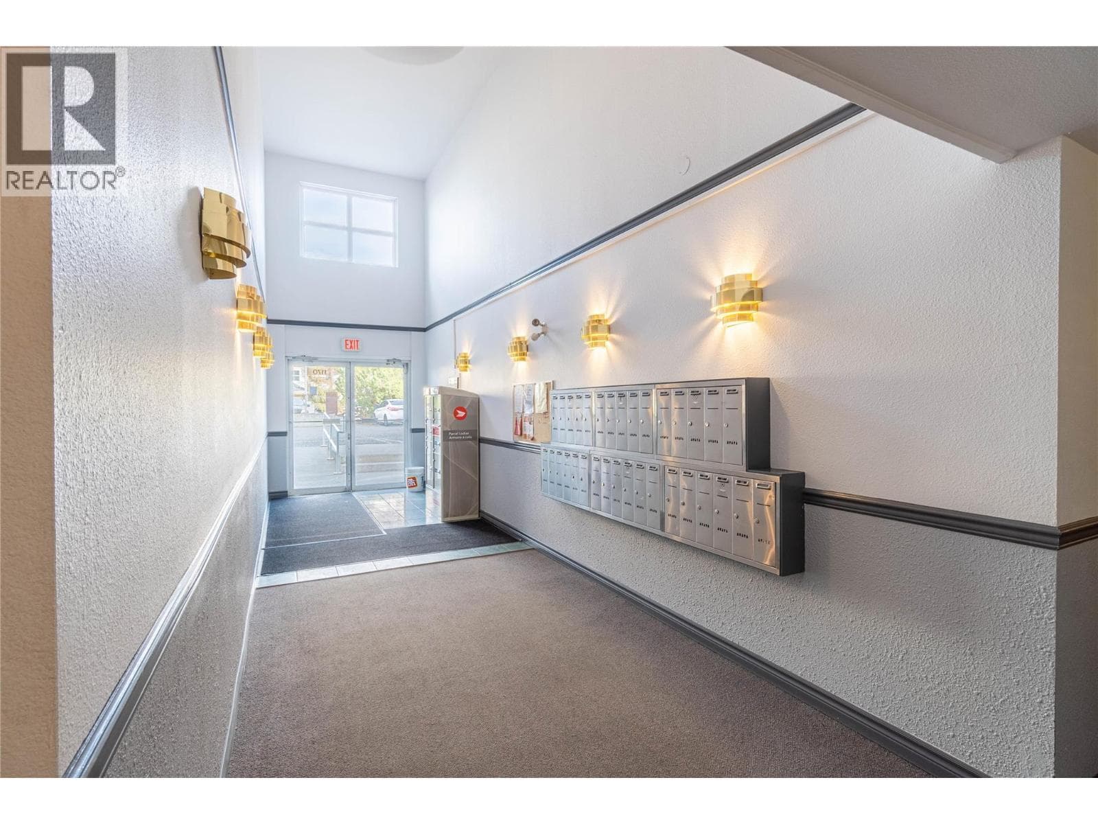 1170 HUGH ALLAN Drive Unit# 411, Interior REALTORS® — photo 2