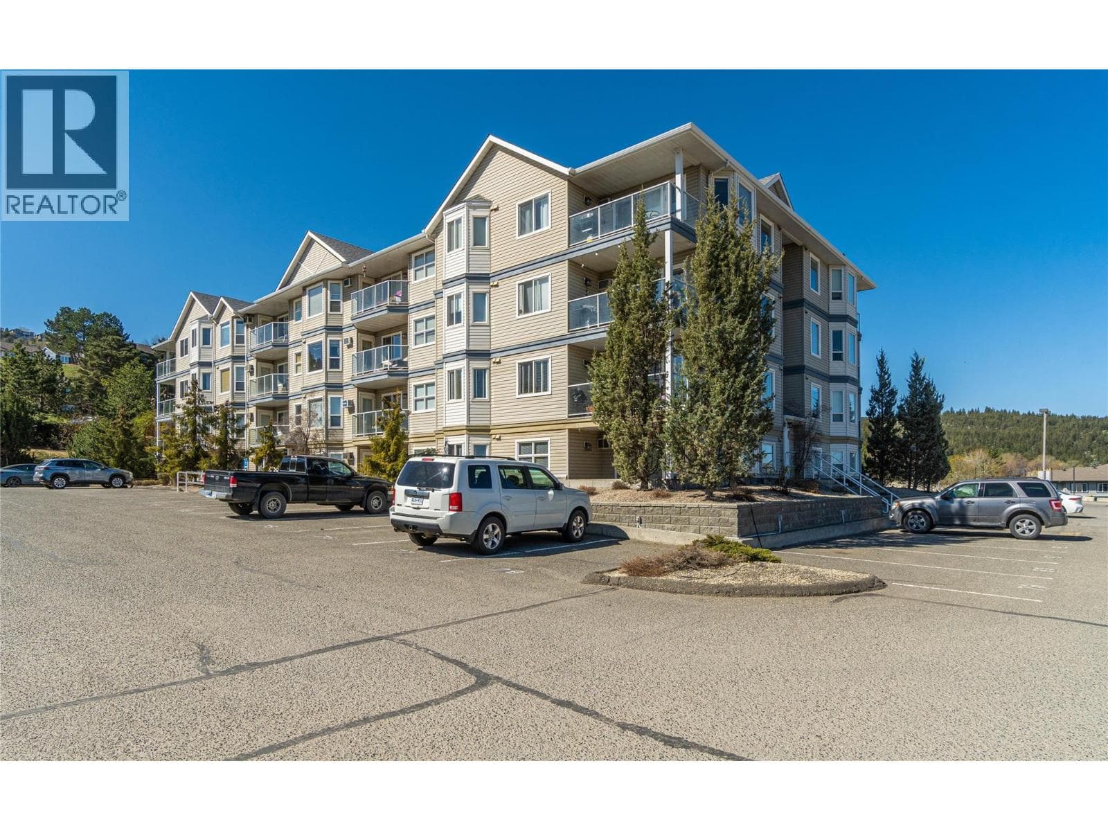 1170 HUGH ALLAN Drive Unit# 411, Interior REALTORS® — photo 5