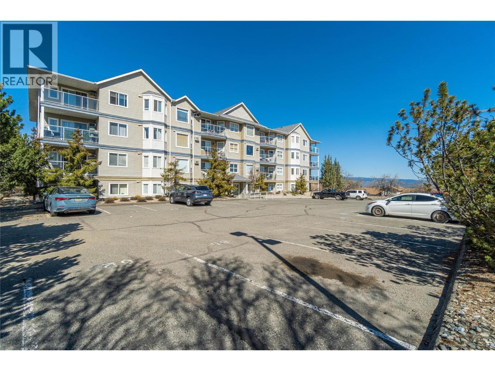 1170 HUGH ALLAN Drive Unit# 411, Interior REALTORS® — photo 3