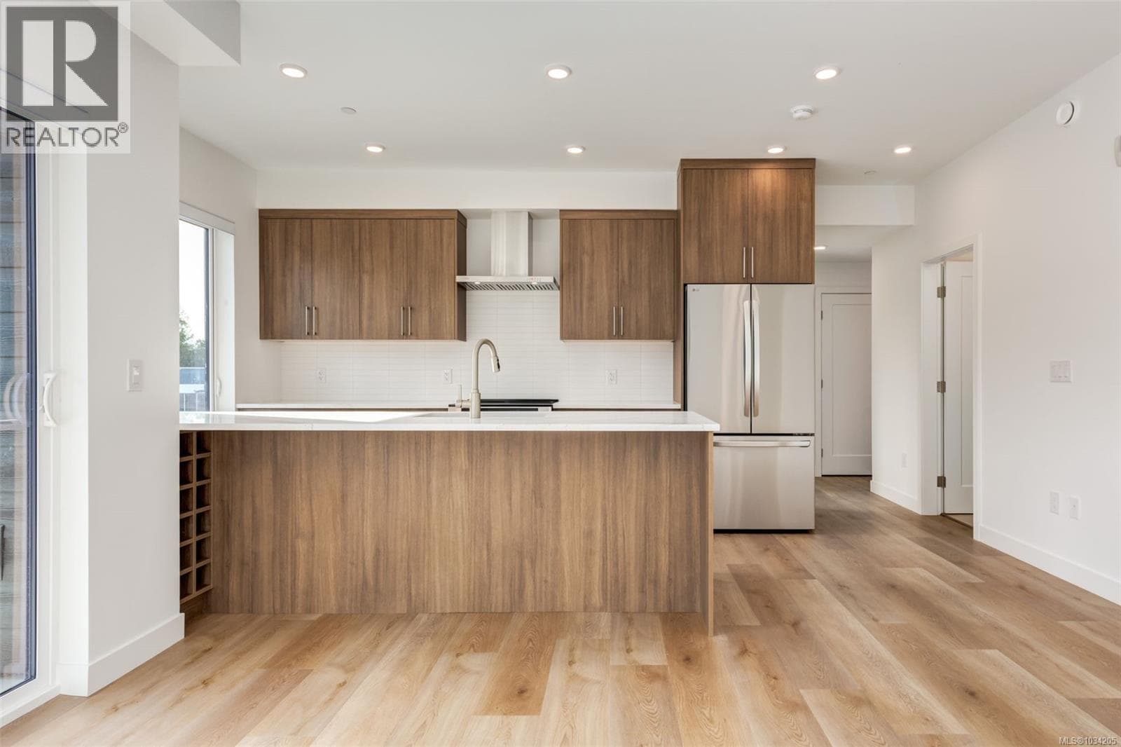 205 7181 Lantzville Rd, Vancouver Island — photo 3