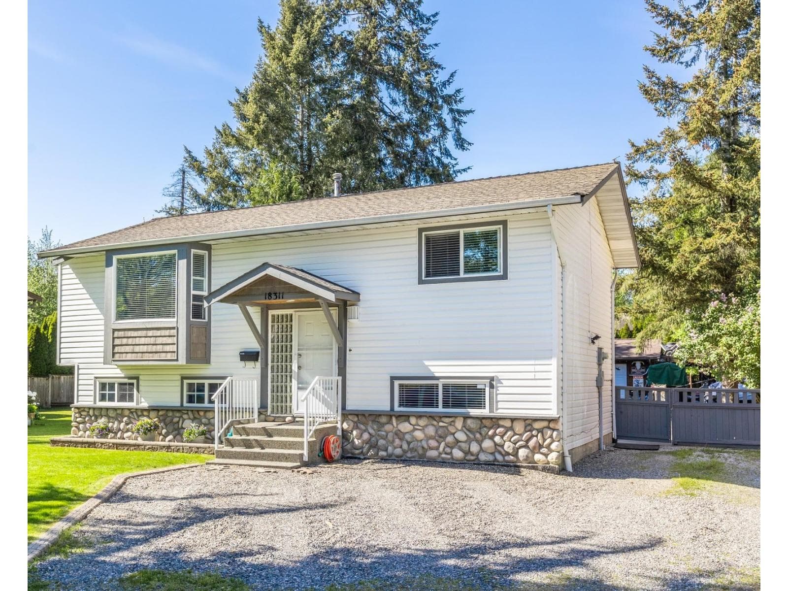18311 HUNTER PLAZA, Fraser Valley