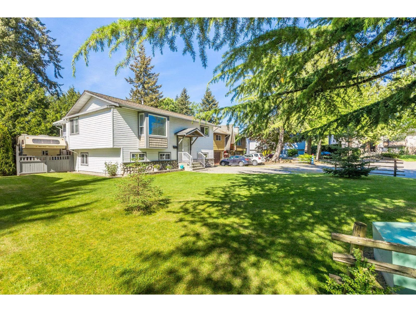 18311 HUNTER PLAZA, Fraser Valley — photo 2