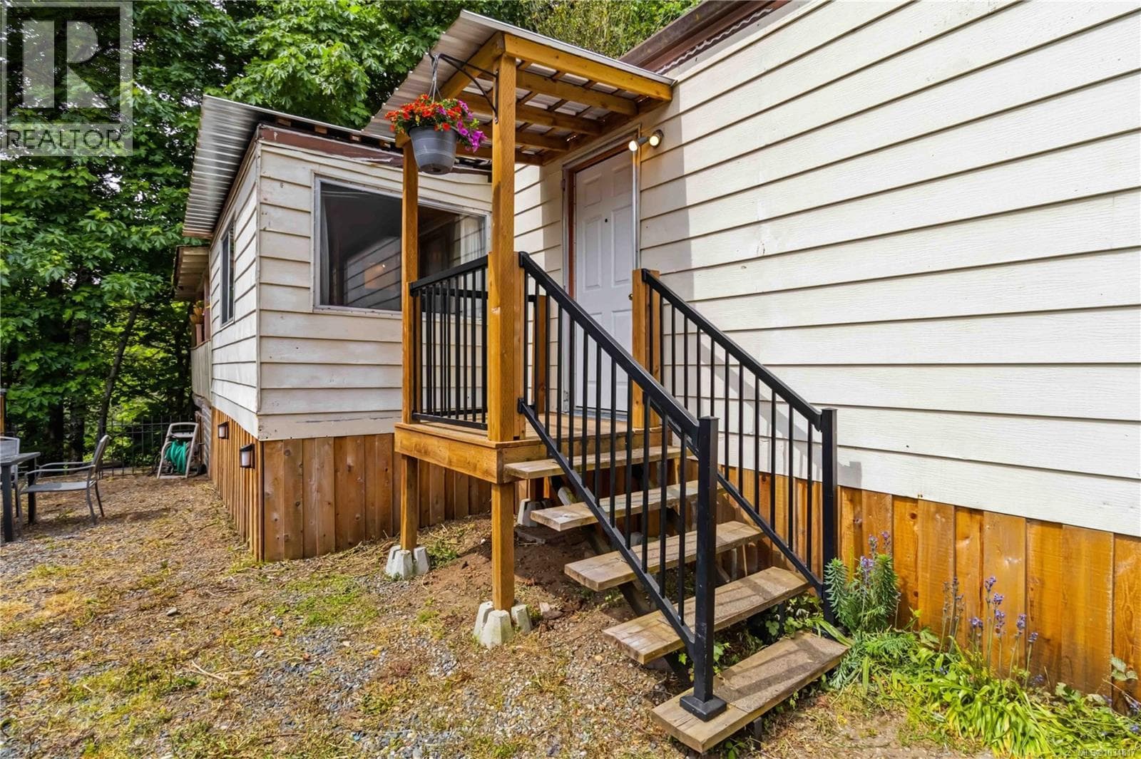 3 2670 Sooke River Rd, Victoria — photo 5