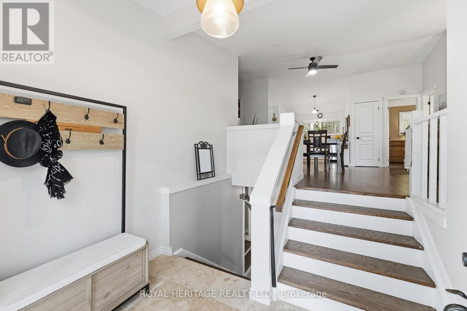 30 STOCKDALE ROAD, Central Lakes — photo 3