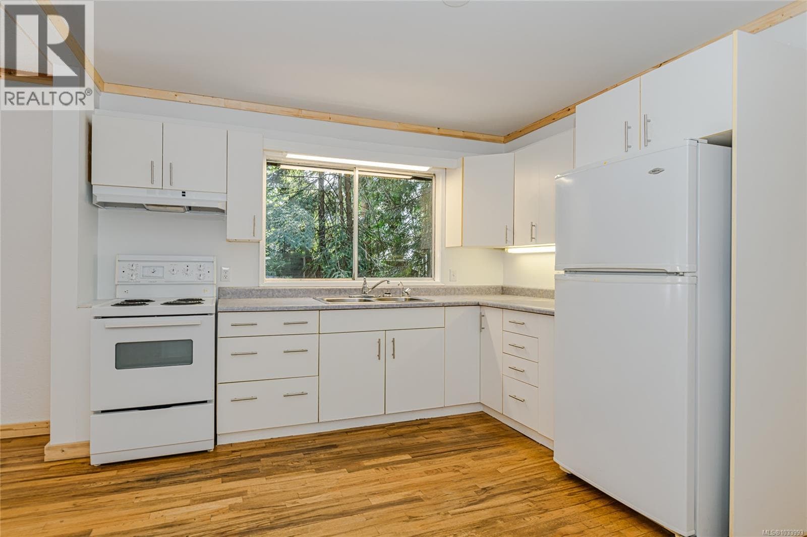 128 Sunset Dr, Victoria — photo 5