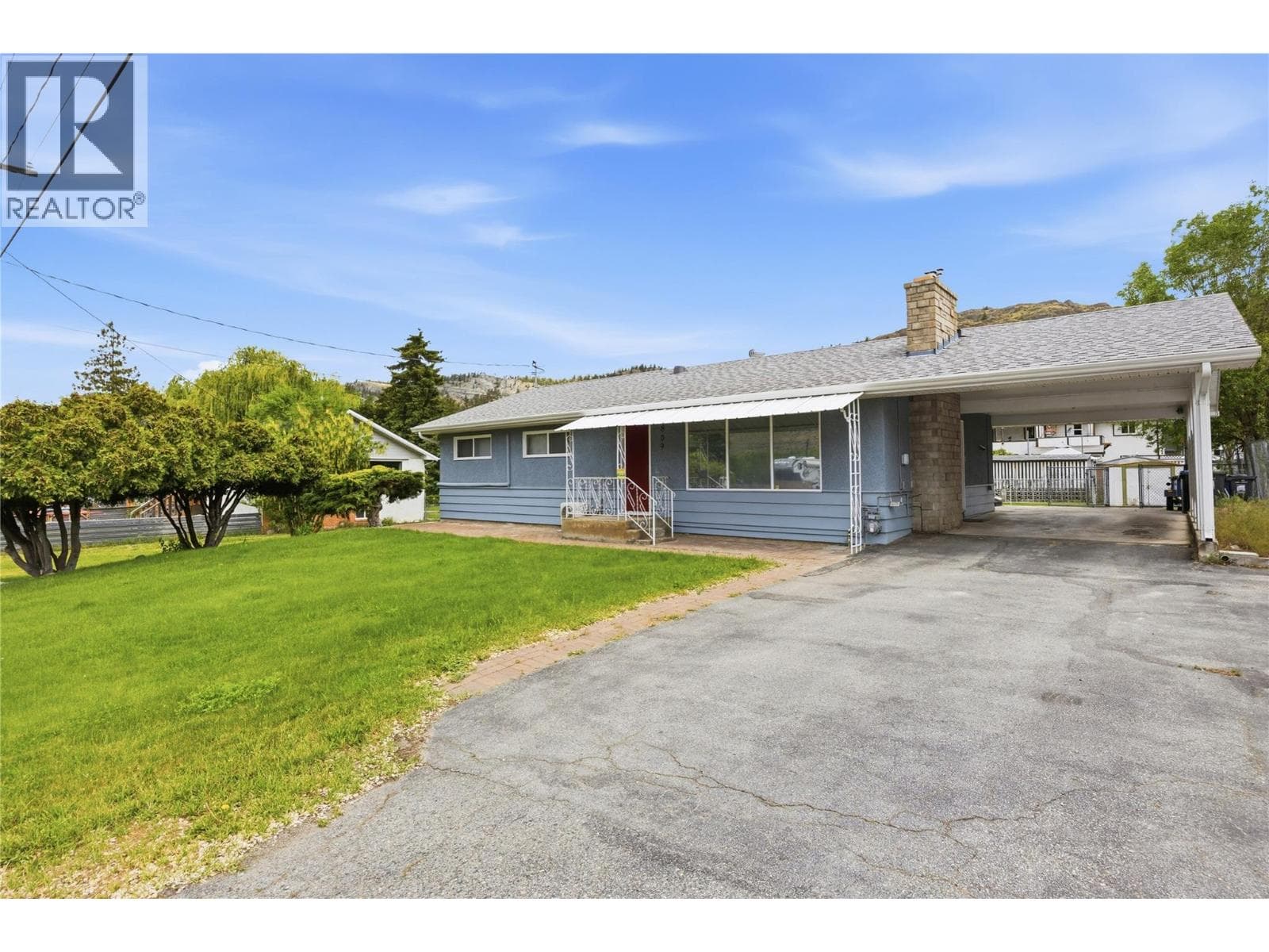 809 Main Street, Interior REALTORS®