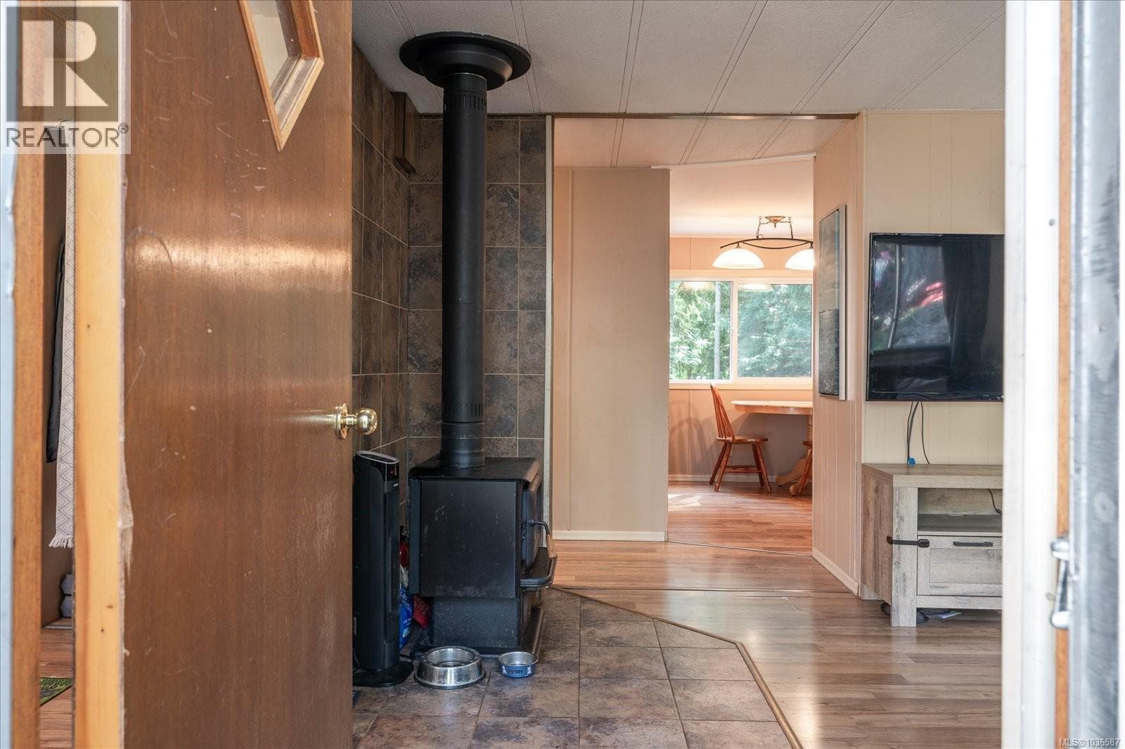 970 Carmen Cres, Vancouver Island — photo 4