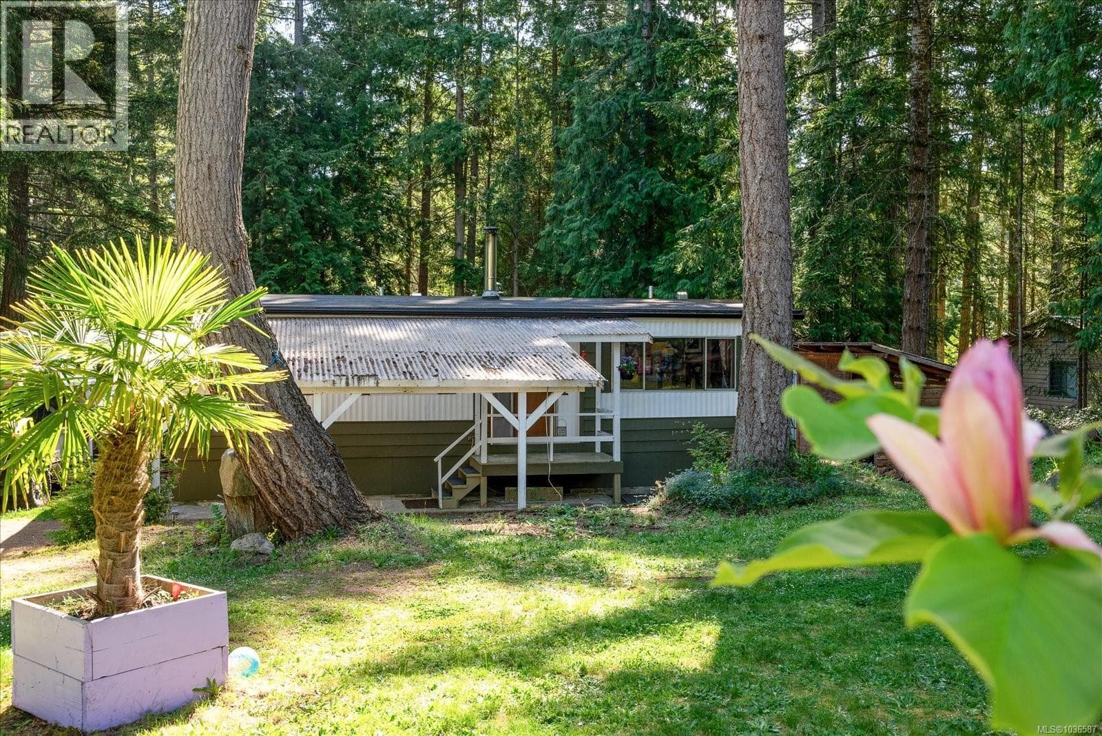 970 Carmen Cres, Vancouver Island — photo 2