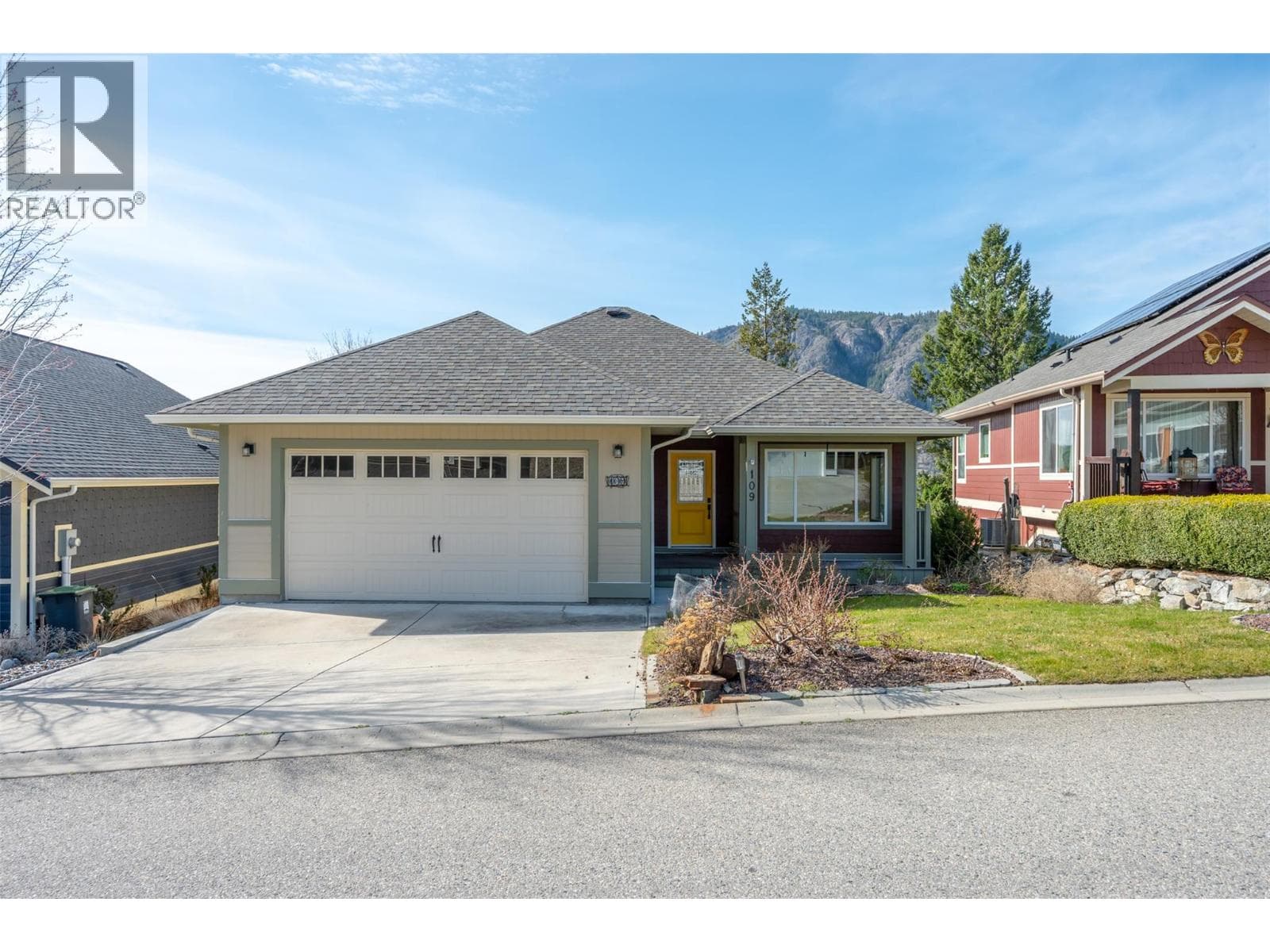 4400 McLean Creek Road Unit# 109, Interior REALTORS® — photo 2