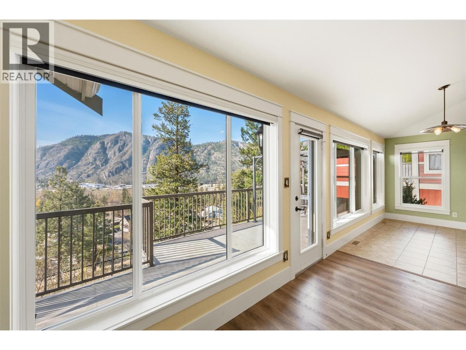 4400 McLean Creek Road Unit# 109, Interior REALTORS® — photo 4