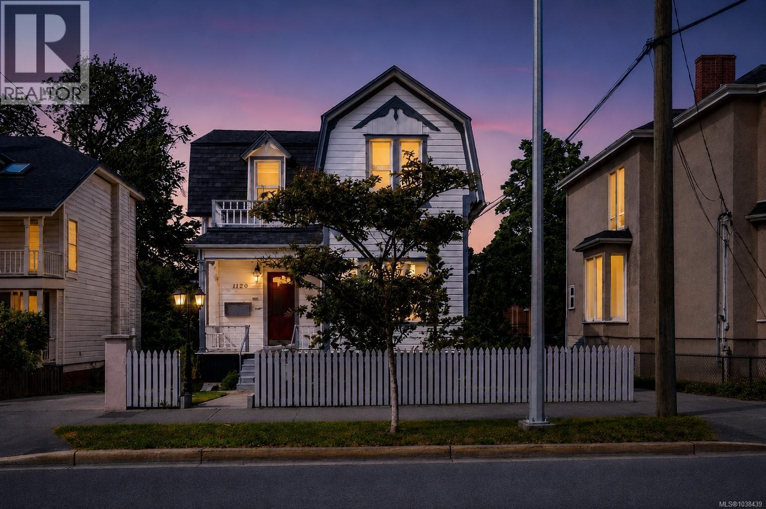 1120 CALEDONIA AVENUE, Victoria — photo 3