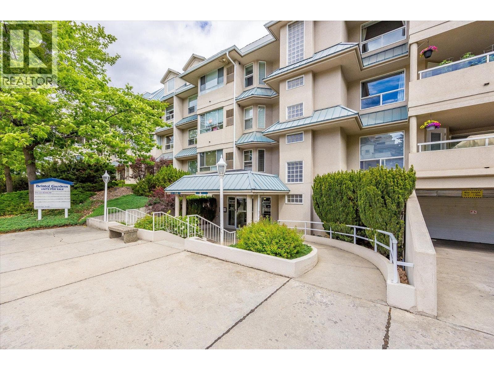 1965 Durnin Road Unit# 126, Interior REALTORS® — photo 4