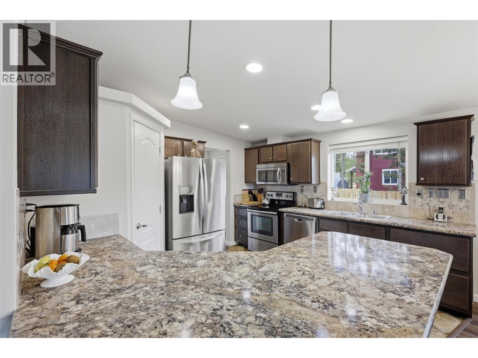 3025 POWELL Road, Interior REALTORS® — photo 5