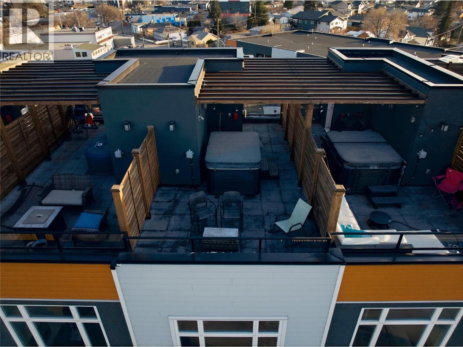 107 Yew Street Unit# 403, Interior REALTORS® — photo 2