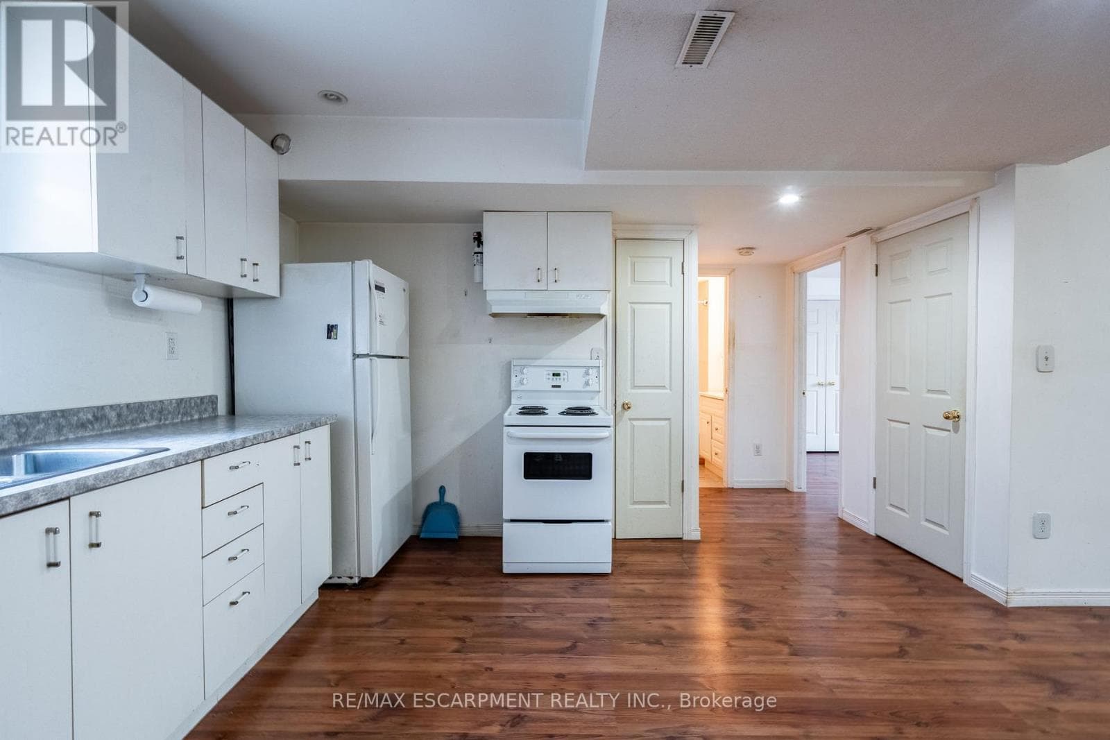 154-156 FREELTON ROAD, Toronto — photo 5