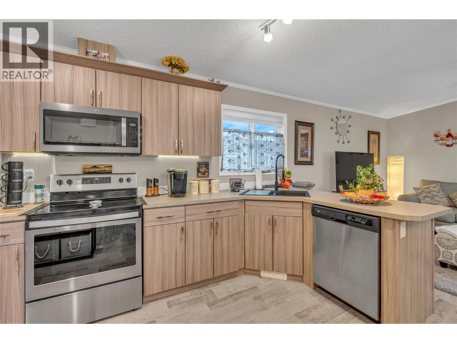 1118 Middle Bench Road Unit# 5, Interior REALTORS® — photo 2
