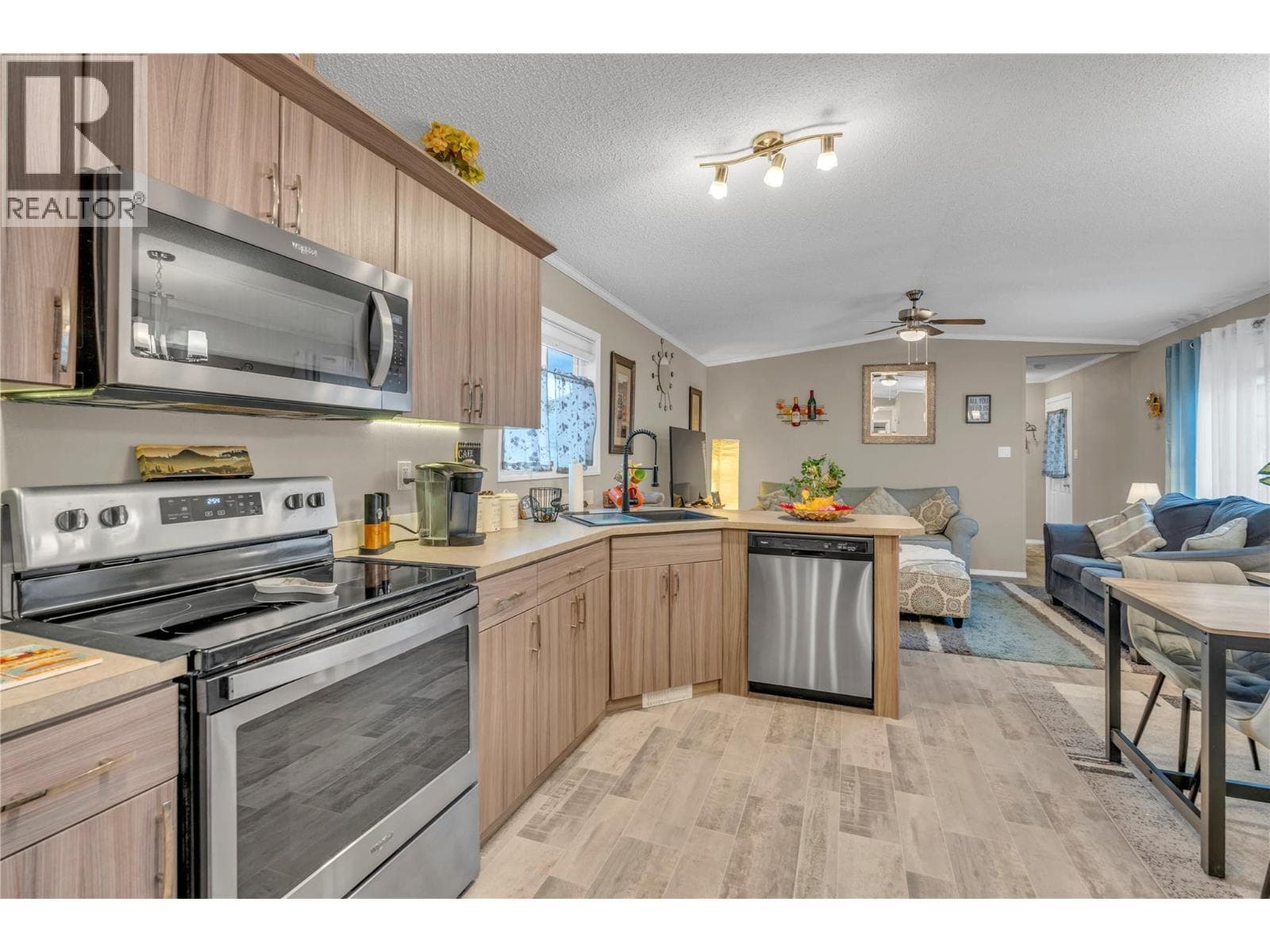 1118 Middle Bench Road Unit# 5, Interior REALTORS® — photo 3