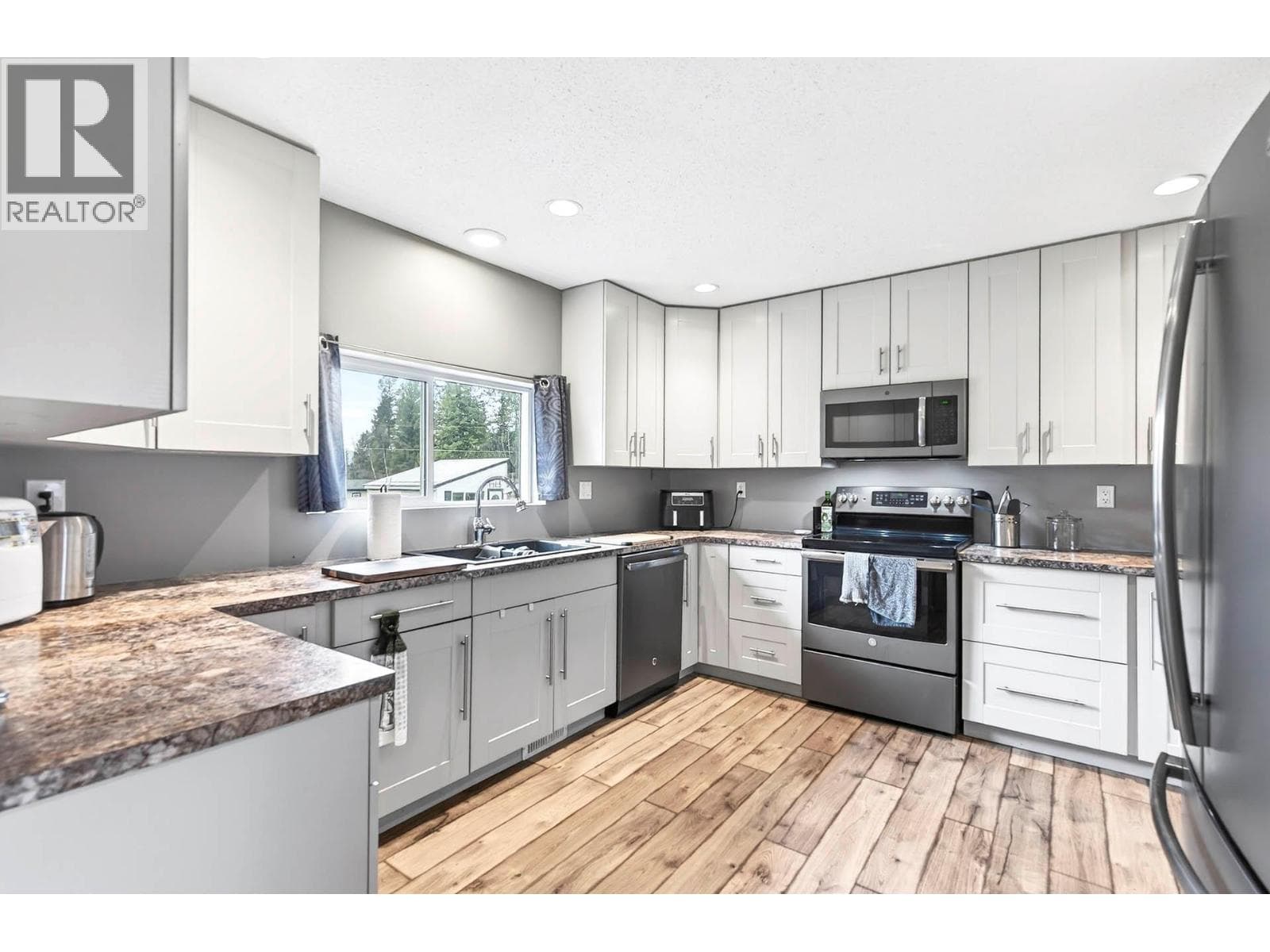 170 JENKINS Road, Interior REALTORS® — photo 5