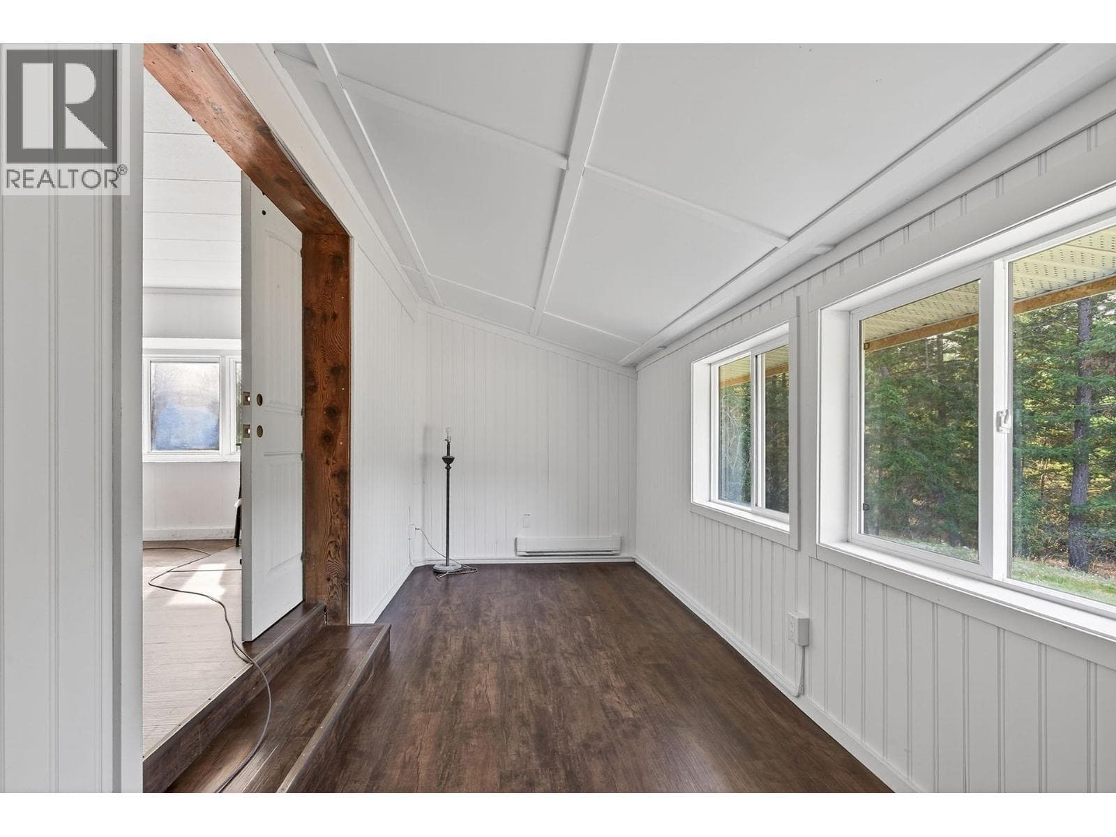 888 Barriere Lakes Road, Interior REALTORS® — photo 5