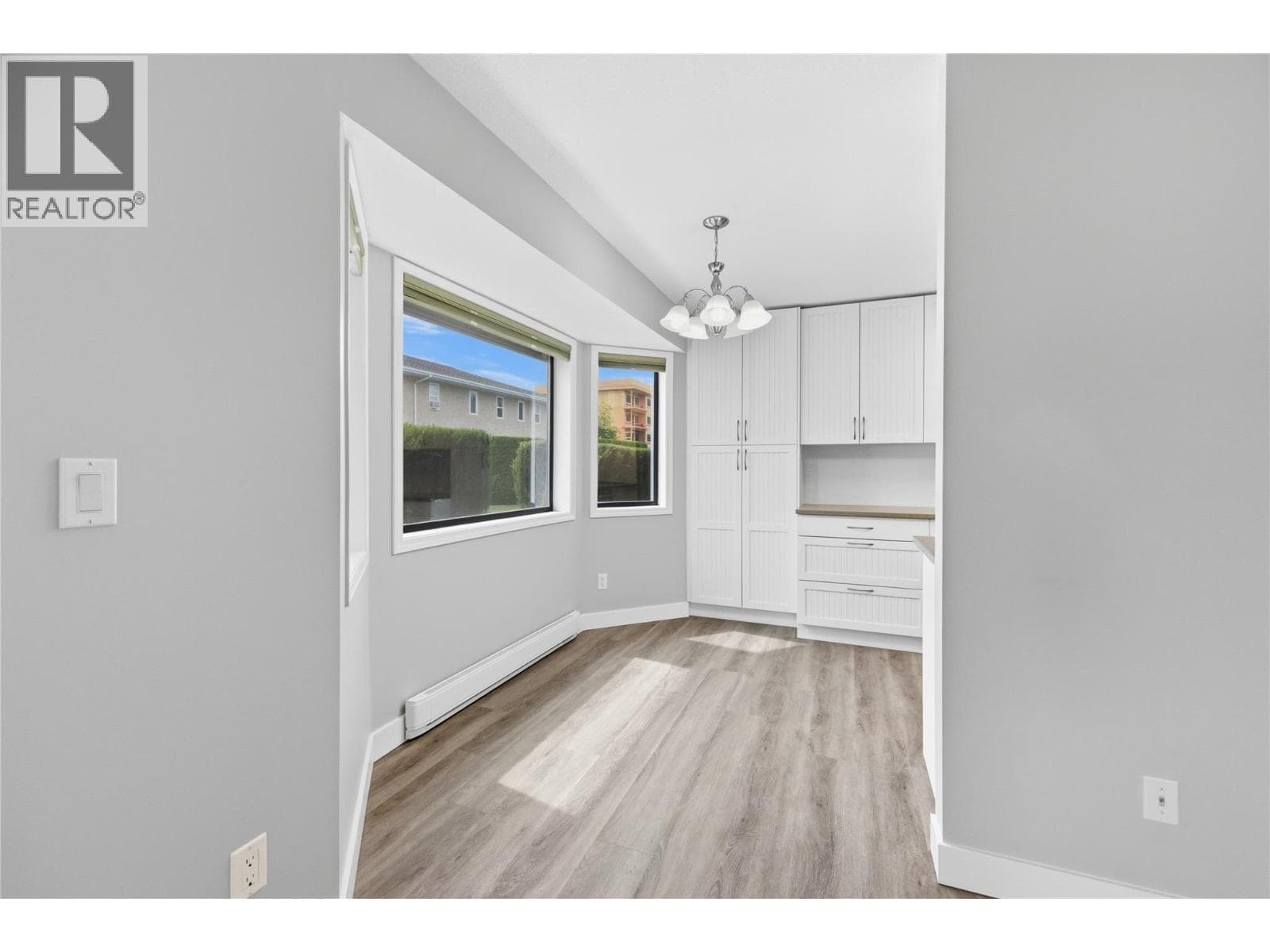 14004 Victoria N Unit# 1, Interior REALTORS® — photo 5