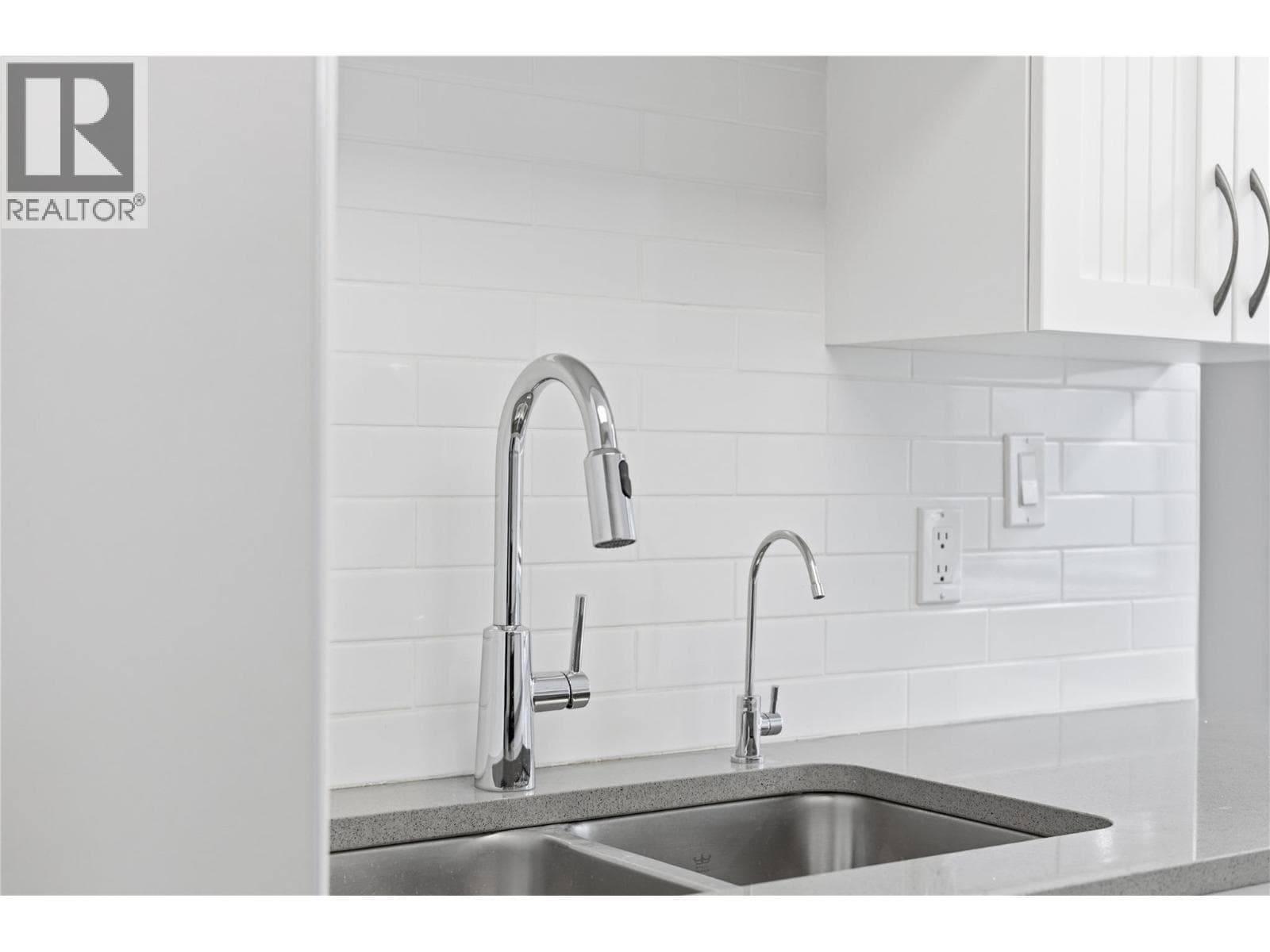 14004 Victoria N Unit# 1, Interior REALTORS® — photo 4
