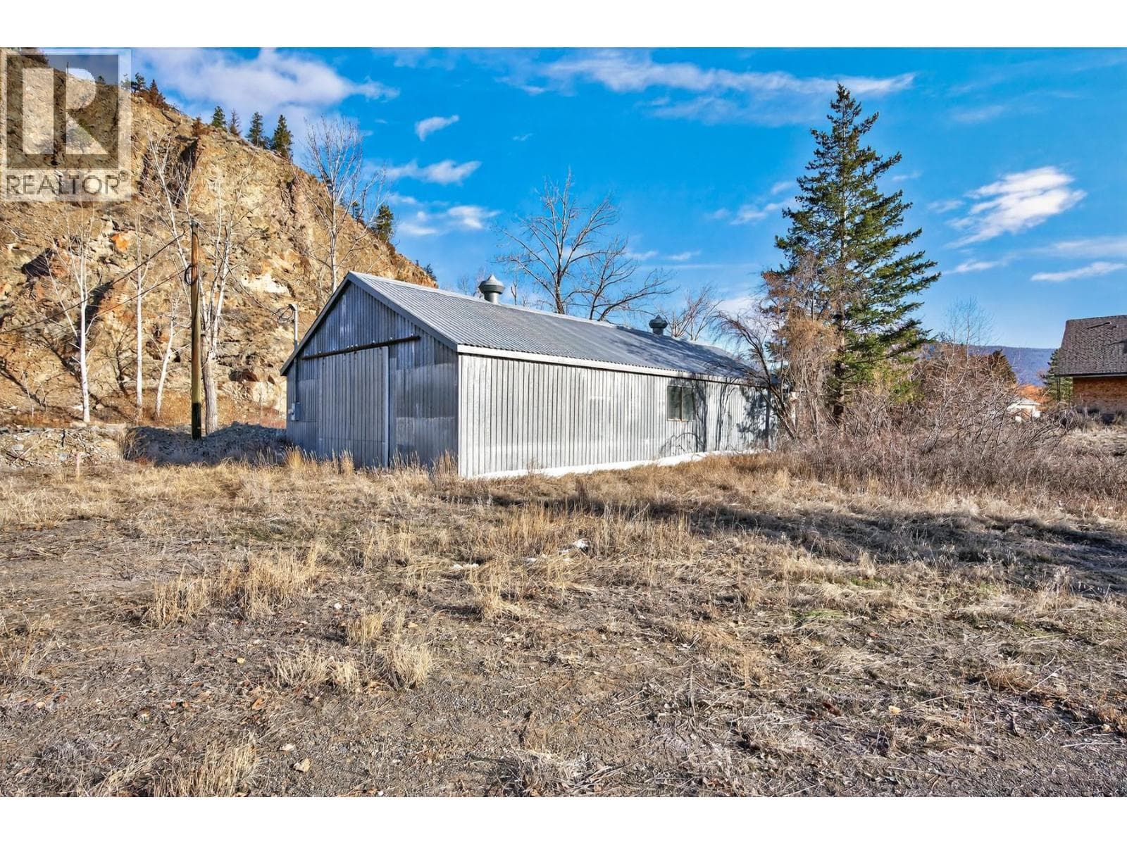 390 Marshall Road, Interior REALTORS® — photo 4