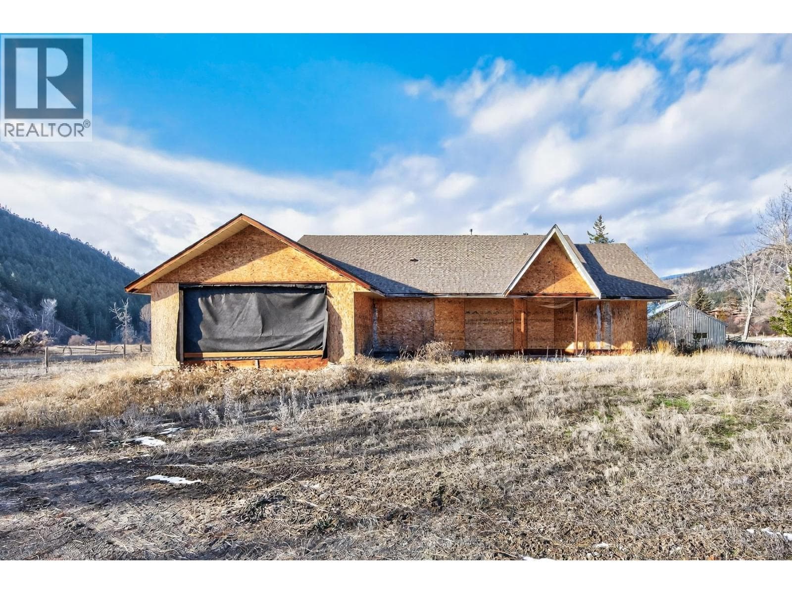 390 Marshall Road, Interior REALTORS® — photo 3